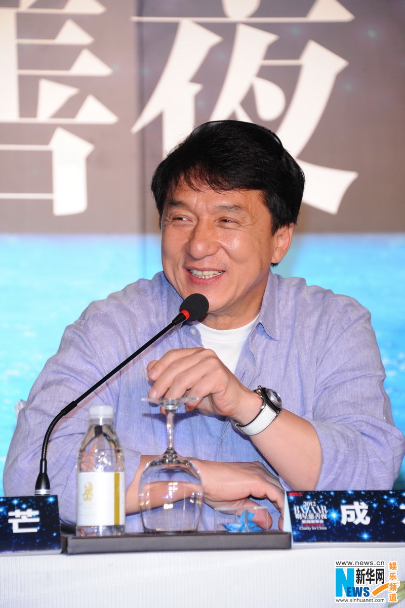 芭莎明星慈善夜，成龍的光影之路與慈善之心，芭莎明星慈善夜，成龍的光影之路閃耀慈善之心