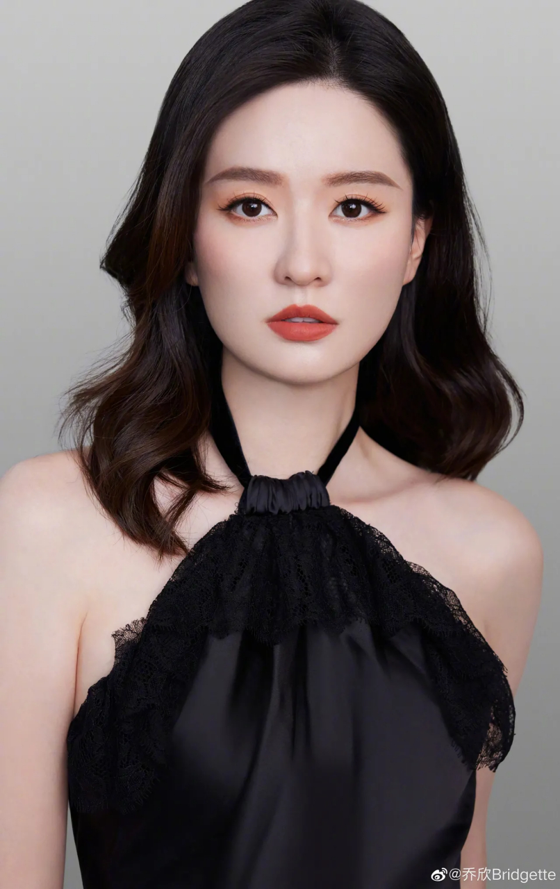 演員喬欣，星光璀璨，無(wú)限可能，演員喬欣，星光熠熠，未來(lái)無(wú)限可能