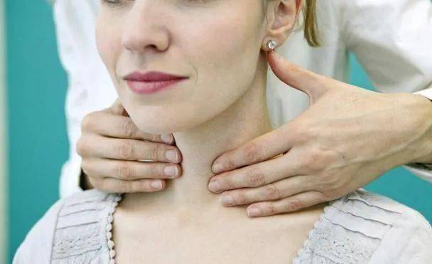 甲狀腺癌早期征兆，了解并預(yù)防的十個關(guān)鍵信號，甲狀腺癌早期征兆解析，十個關(guān)鍵信號助你預(yù)防與了解